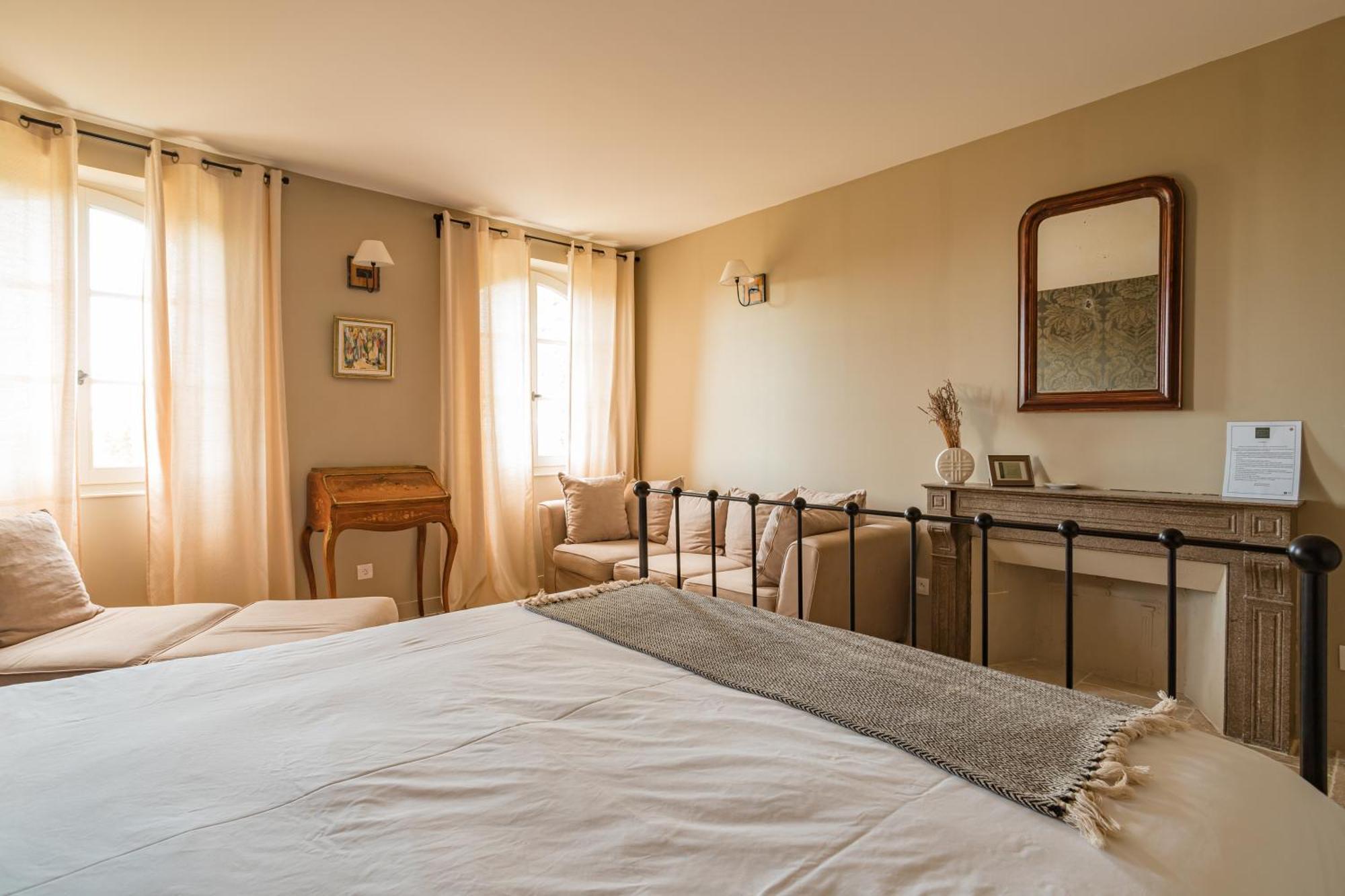 Chateau Montplaisir Charming B&B In Provence Valréas Exteriör bild
